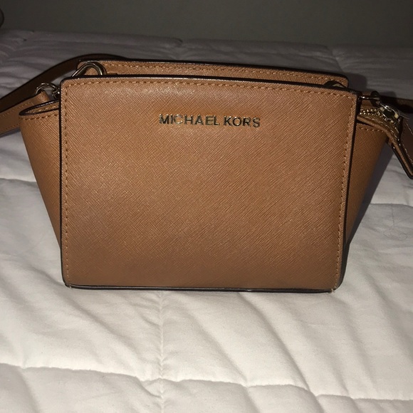 MK Purse - Picture 1 of 2
